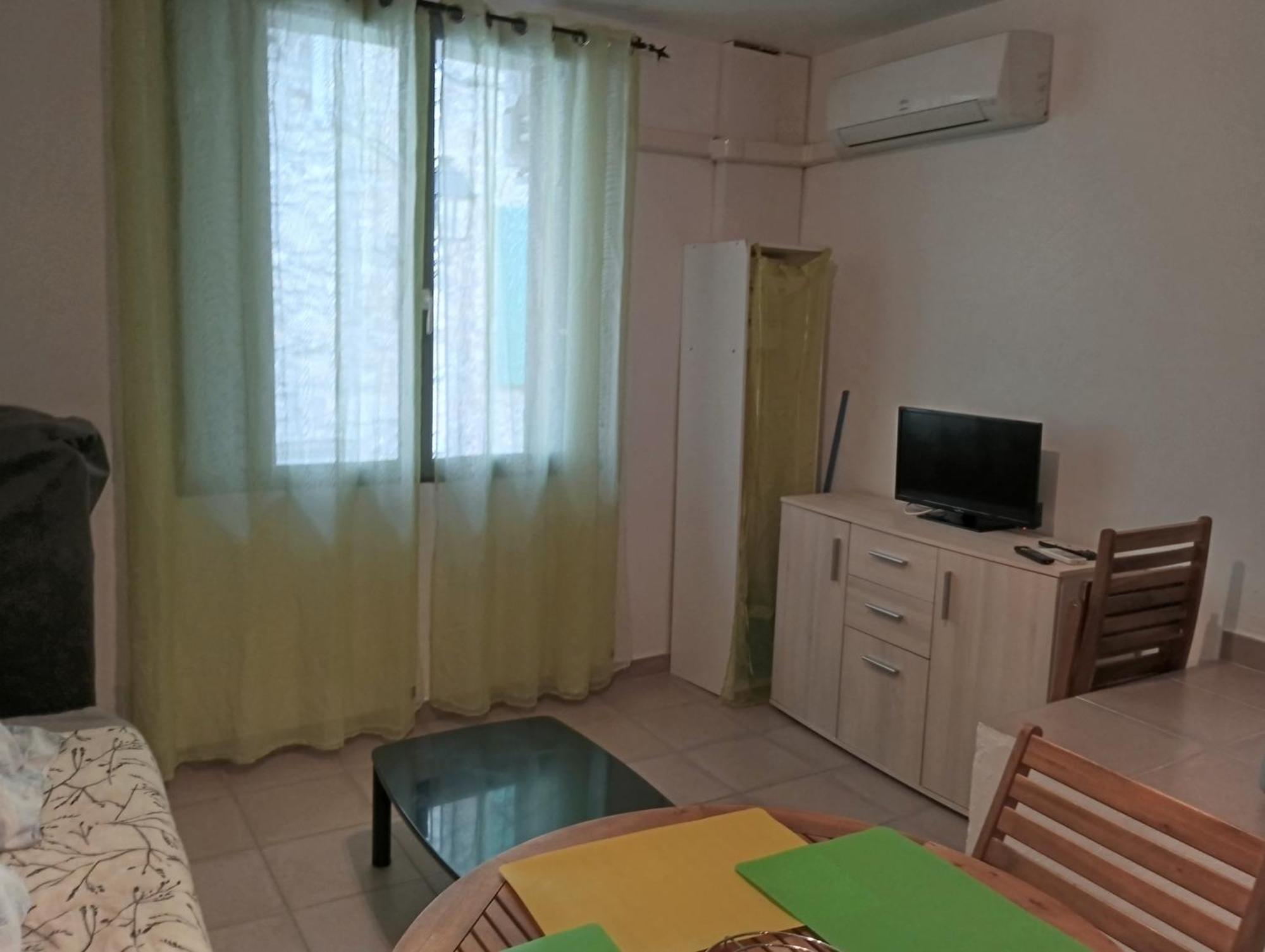Appartement 1 *